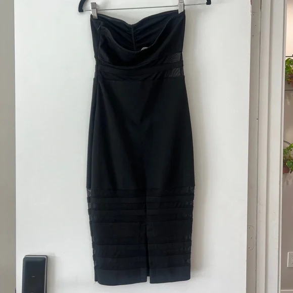 Revolve- All The Ways- Strapless MIDI Dress in black - Picture 2 of 4